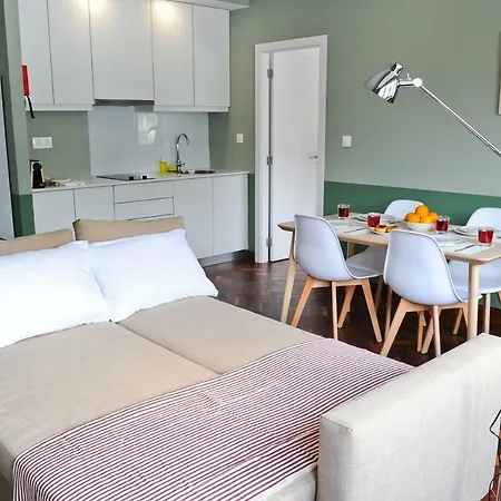 Διαμέρισμα Cheers To By Misha's Place 5a *